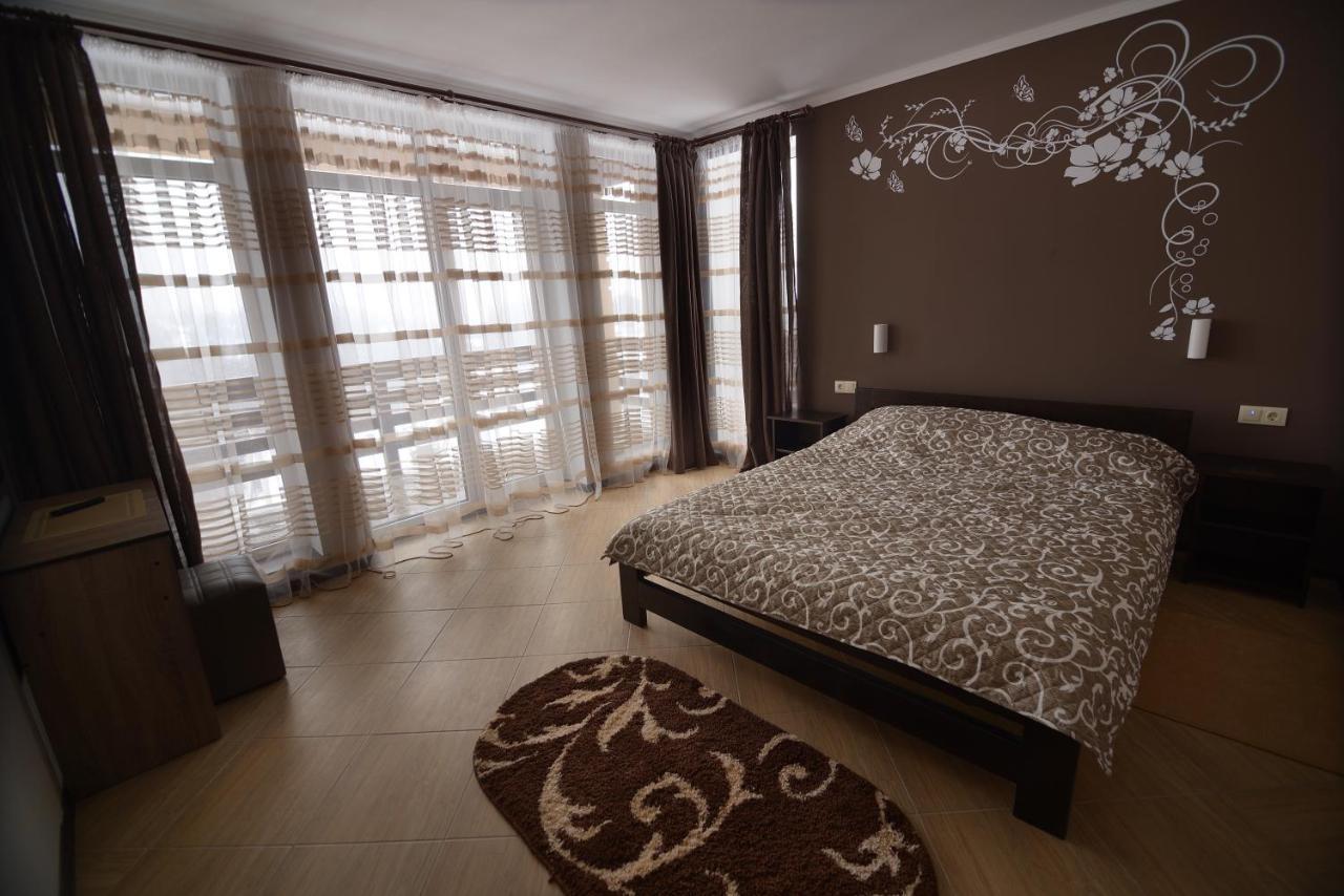 Ozone minihotel Yablunytsya Esterno foto